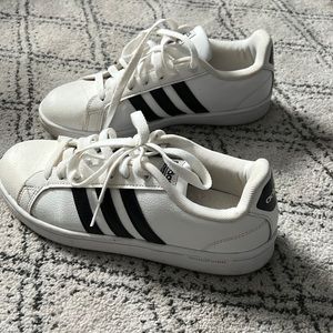 Woman’s size 8 Adidas grand court - cloudfoam memory footbed